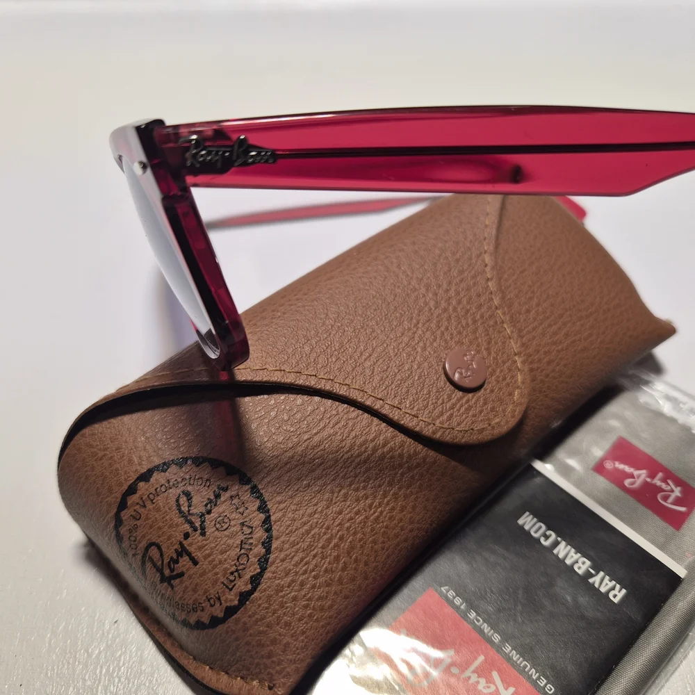 Ray Ban Original Wayfarer Colorblock Sunglasses in Red Womens - Picture 14 of 16